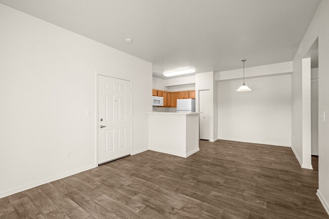 Building Photo - !ARIUM at Highlands Ranch