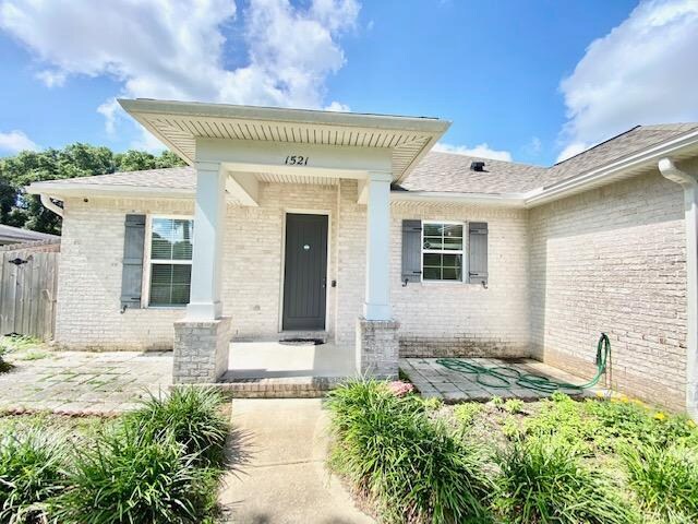 Foto del edificio - 1521 Cat-Mar Rd