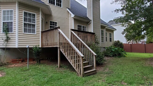 Foto del edificio - 526 Edgefield Way