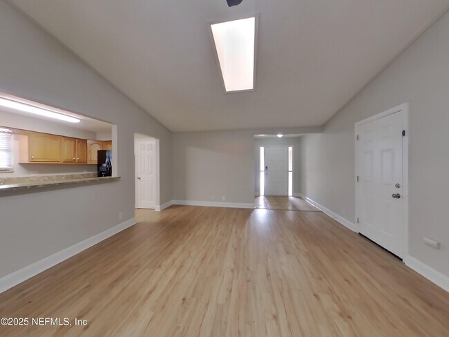 Building Photo - 6047 Carla Ct