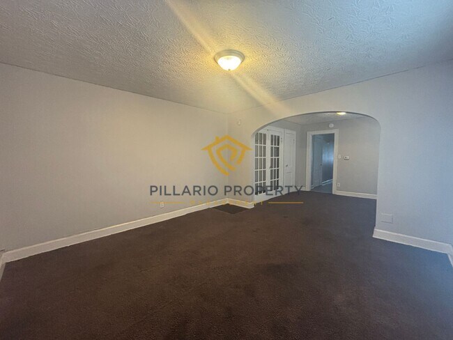 Foto del edificio - 1137-1139 W 35th St