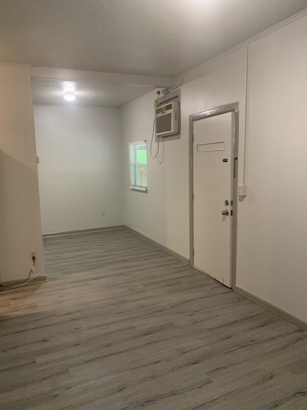 411 E Beech St, Tecumseh, OK 74873 Condo for Rent in Tecumseh, OK