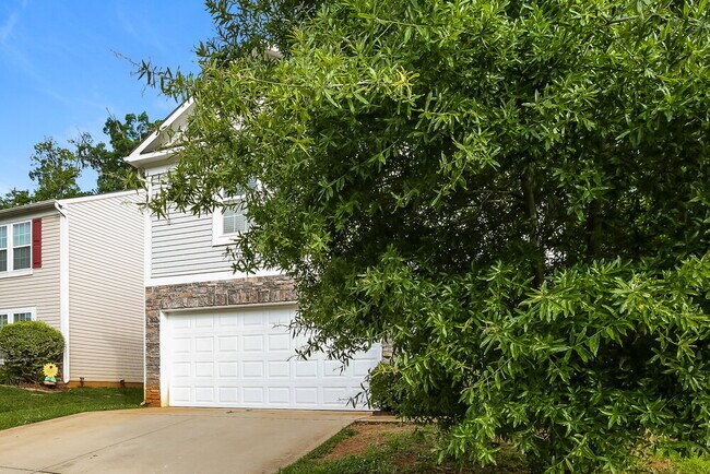 Foto del edificio - 5521 Twin Brook Dr