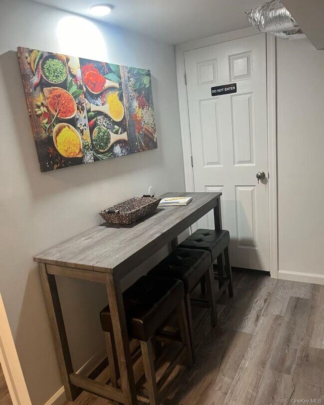 Foto del edificio - 37 Rugby Dr W