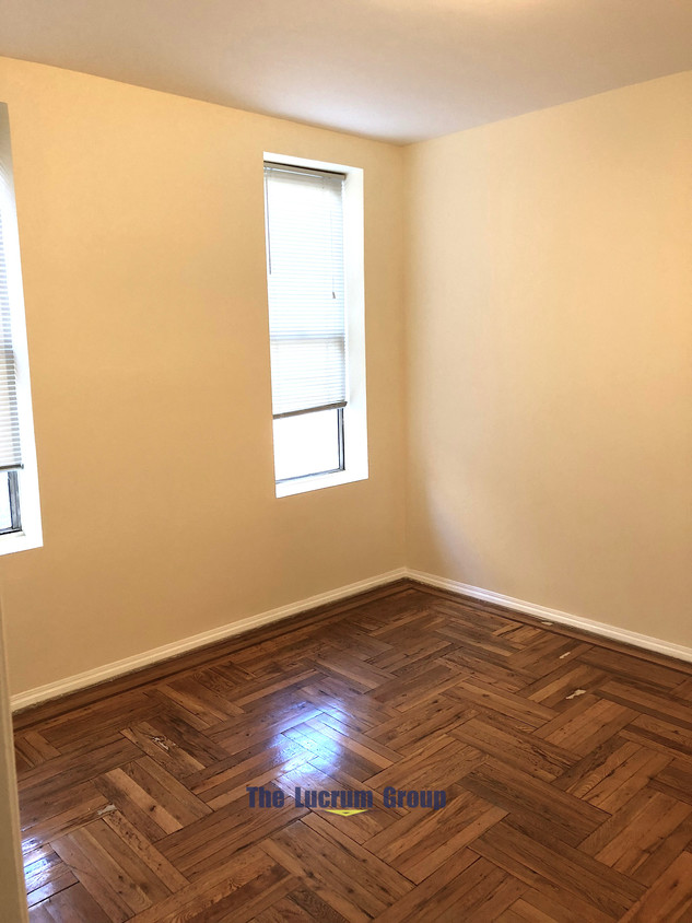 Primary Photo - 555 92nd St