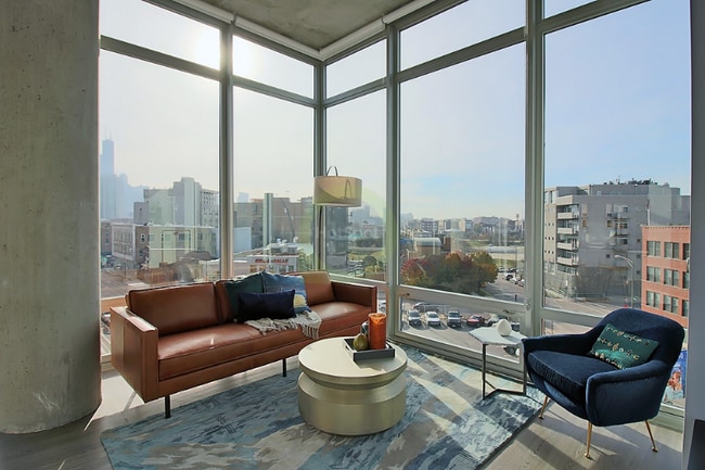 Photo - 717 N Milwaukee Ave Apartment