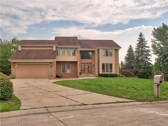 Building Photo - 5495 Kingsway Ct