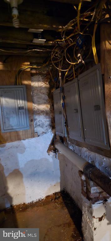 Building Photo - 3258 N Park Ave