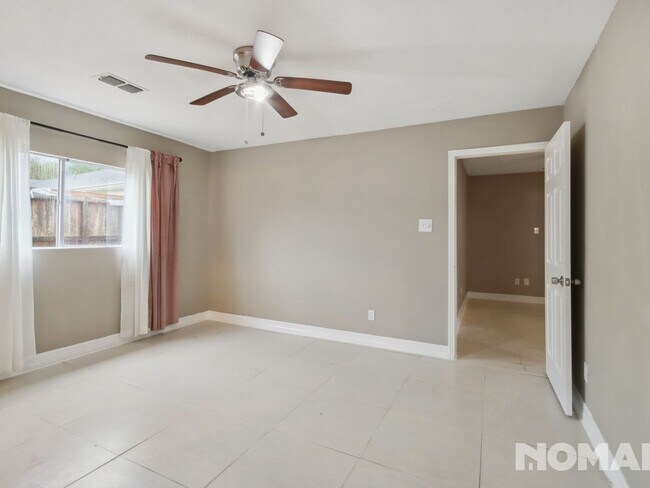 Foto del edificio - Spacious home with endless possibilities