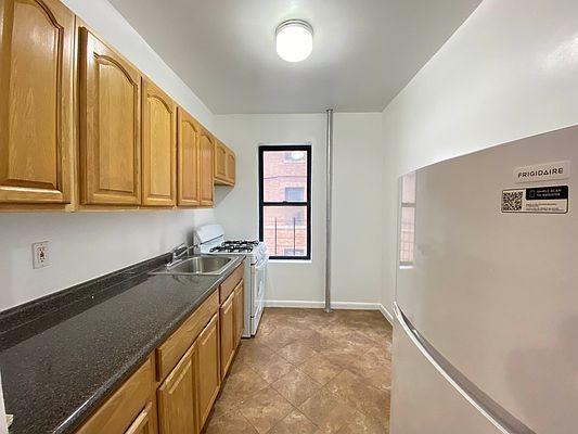 Foto del edificio - 1 bedroom in BRONX NY 10467