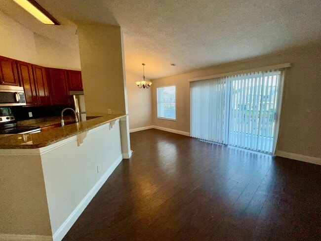 Building Photo - Dockside 2 bed/ 2 bath with Scenic Balcony