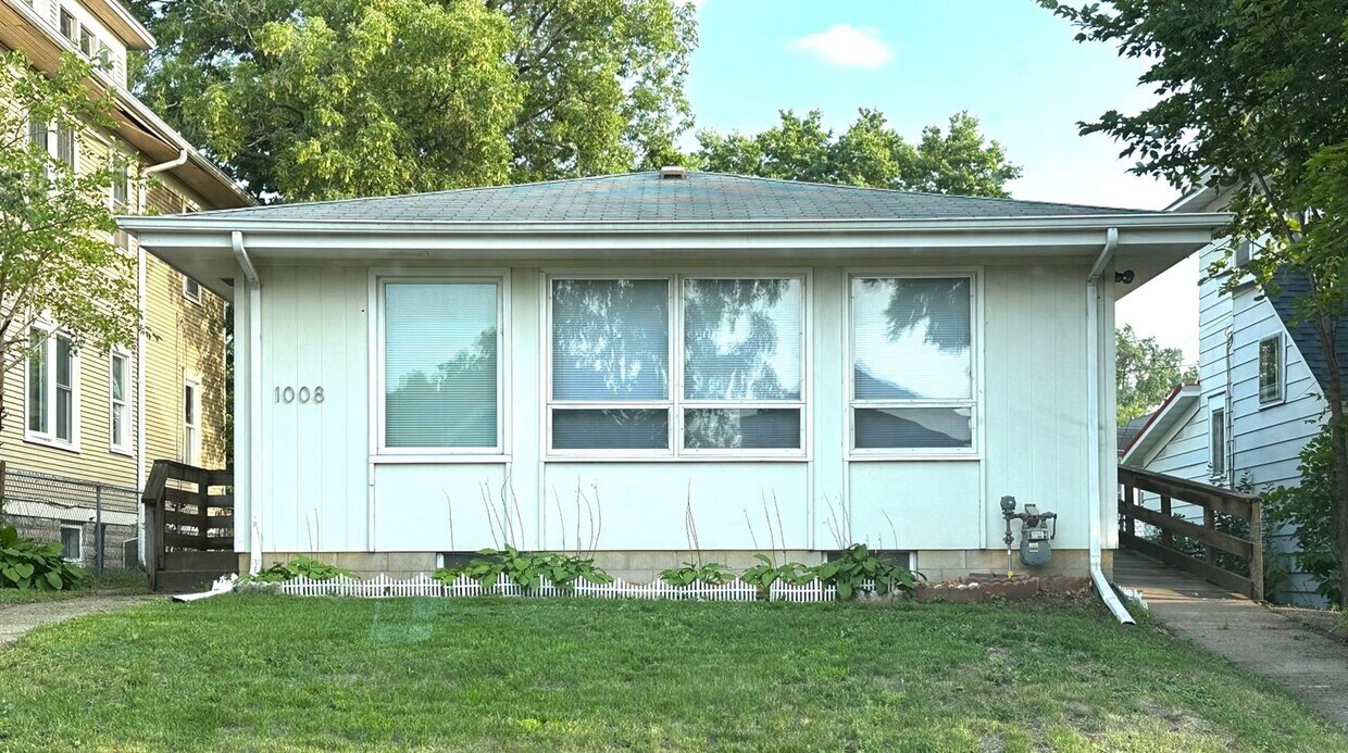 Primary Photo - 3 br, 1 bath House - 1008 Marshall Ave.