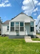 Building Photo - 4409 Sunset Ave
