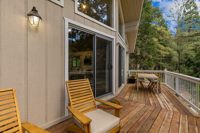 Foto del edificio - 26291 Lake Forest Dr