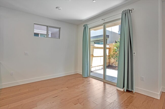 Building Photo - 10466 Oboe Way