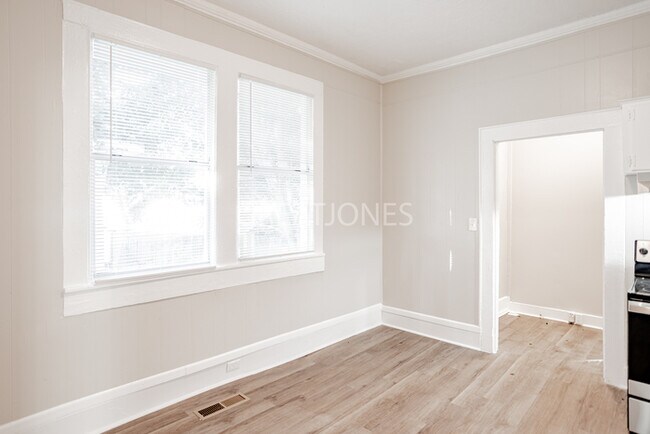 Building Photo - Charming 3 bedroom home in Columbus!