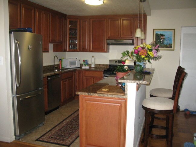 Foto del edificio - 1121 University Blvd W