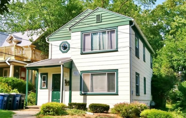 Primary Photo - 606 W Summit St