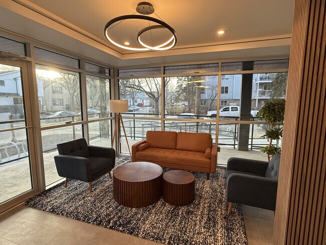 Building Photo - 8615-8108 108 St NW