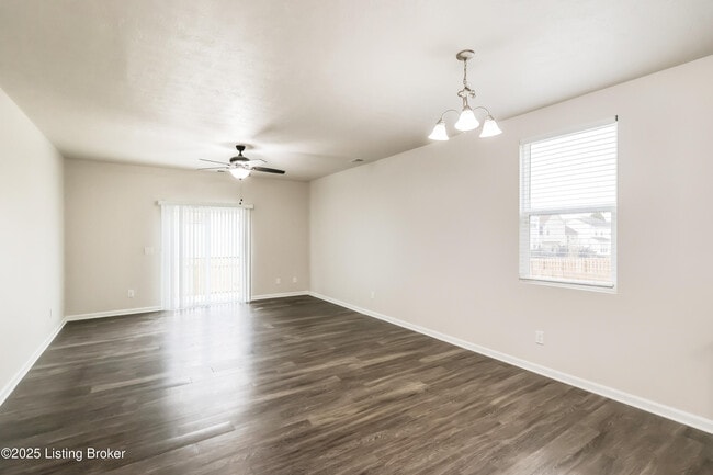 Building Photo - 6041 Edgemont Way