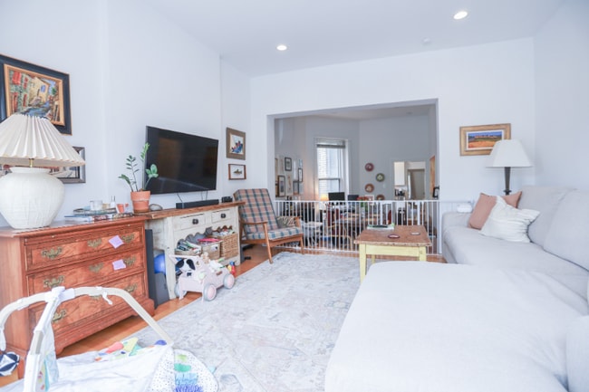 Photo - 1808 N Clark St Apartment