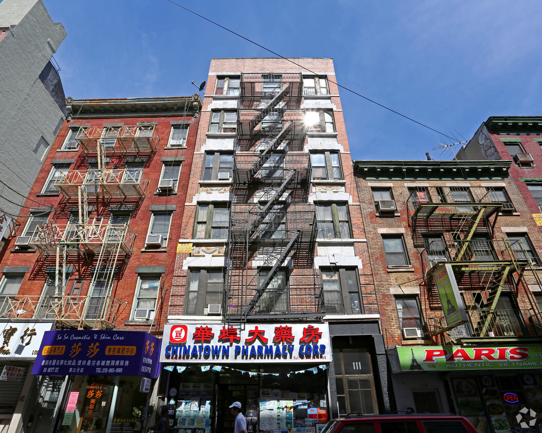 Exterior building view: 111 Mott St - Retail (1,300 SF) - 111 Mott St