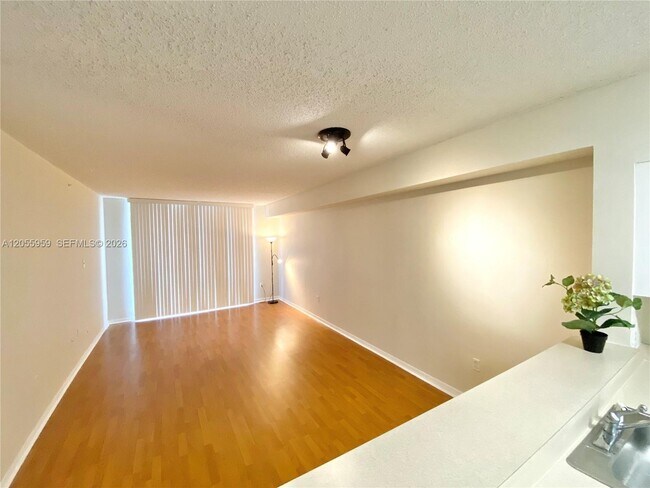 Foto del edificio - 5099 NW 7th St
