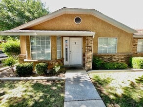 Building Photo - 1050 E 500 S