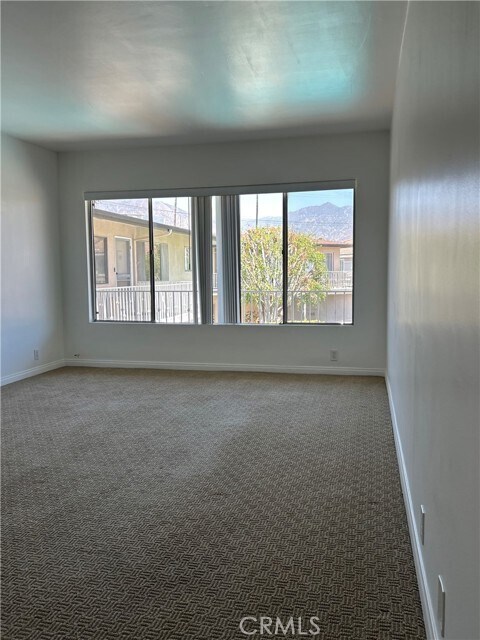 Building Photo - 637 Fairview Ave