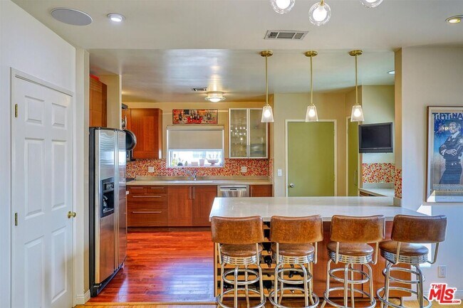 Foto del edificio - 4722 Ventura Canyon Ave