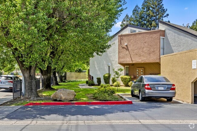 Building ground photo - 325 Standiford Ave