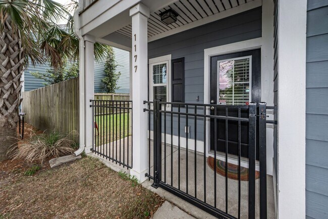 Foto del edificio - 3 Bedroom 2.5 Bath Single Family Home in F...