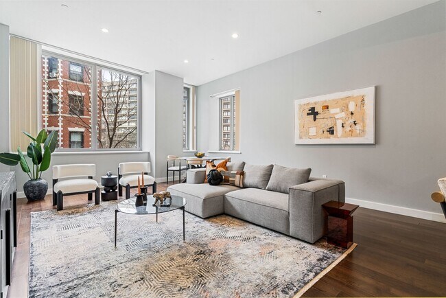 Foto del edificio - 43 Westland Ave