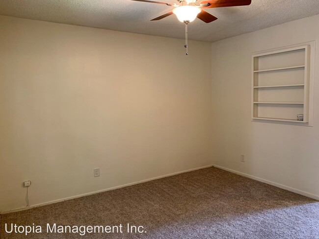 Building Photo - 1027 Felspar St