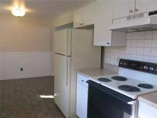 kitchen - 1165 Whitney Rd E