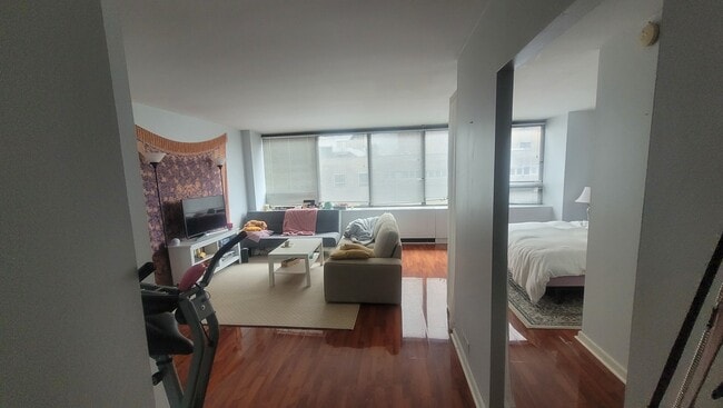 Building Photo - 2800 N Lake Shore Dr