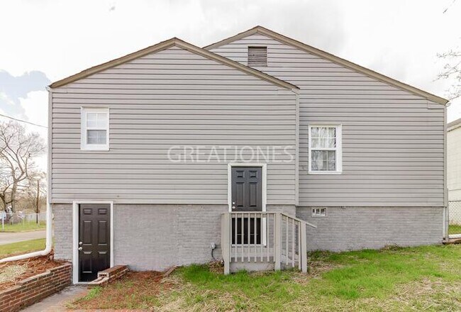 Building Photo - 638 Oakland Ave