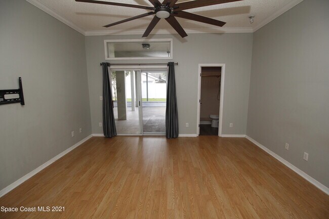 Foto del edificio - 5082 Cocoplum Ave