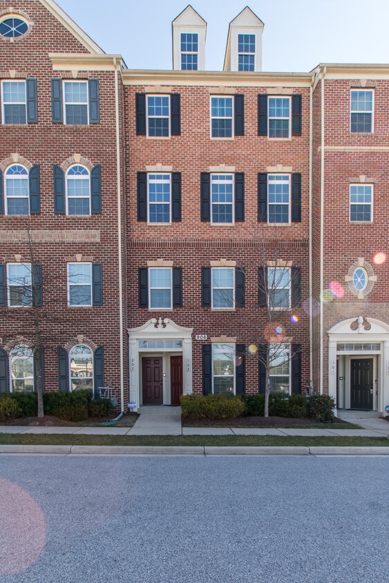 906 Hall Station Dr Unit 102, Bowie, MD 20721 Condo for Rent in Bowie