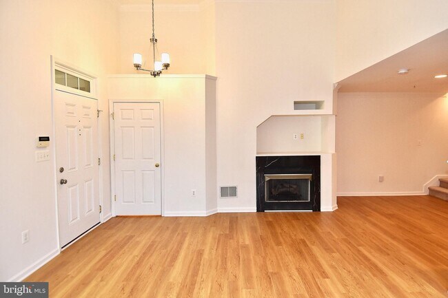 Building Photo - 12065 Trumbull Way