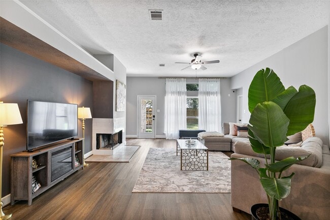 Foto del edificio - 4706 Wynnview Dr