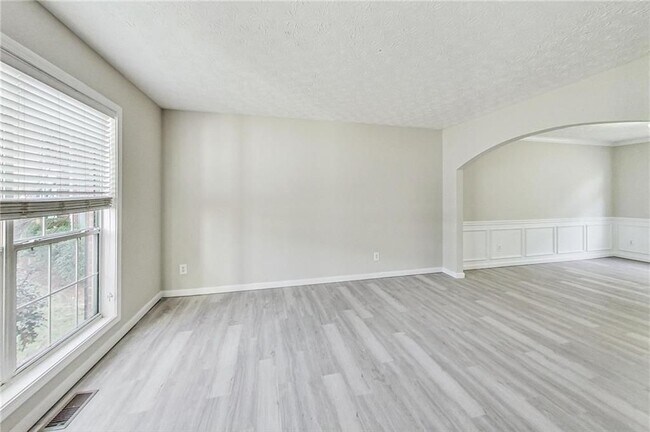 Foto del edificio - 326 Canterbury Pl Dr