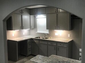 Building Photo - 2515 Jackson