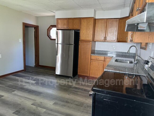 Foto del edificio - 126 Parsells Ave