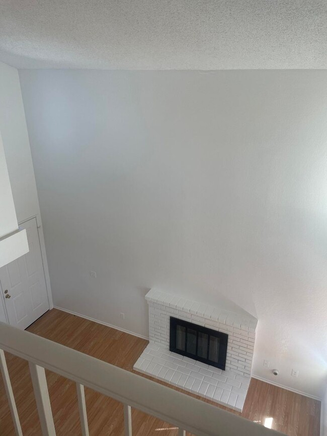 Building Photo - 3 br, 2 bath House - 23643 ASHWOOD AVE