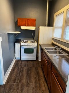 Kitchen - 1348 W Kirby Plz
