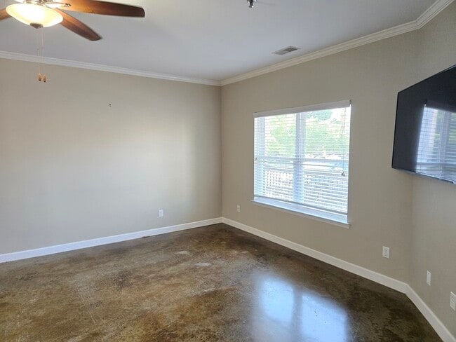 Building Photo - 229 Delmont St