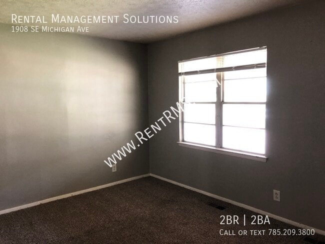 Foto del edificio - 1908 SE Michigan Ave