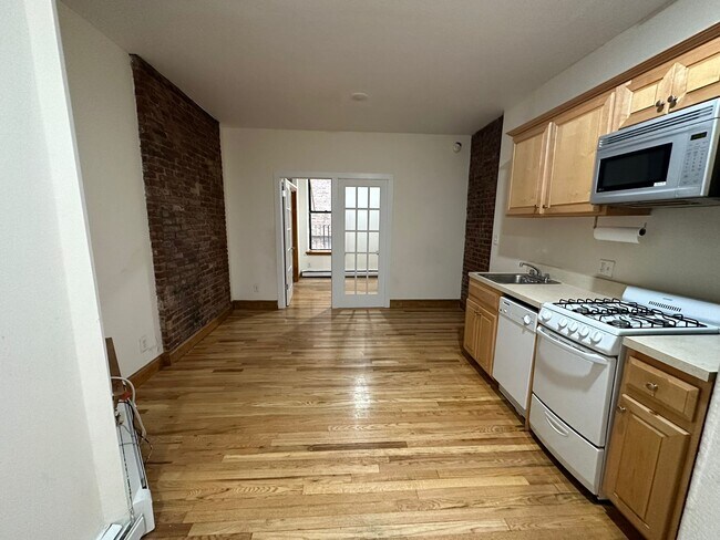Building Photo - 43-45 W 55th St