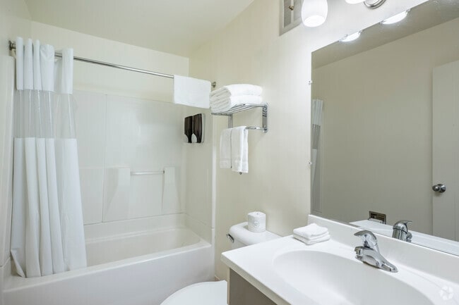 Estudio, 1BA - 200SF - Baño - Valued Stay Aloha
